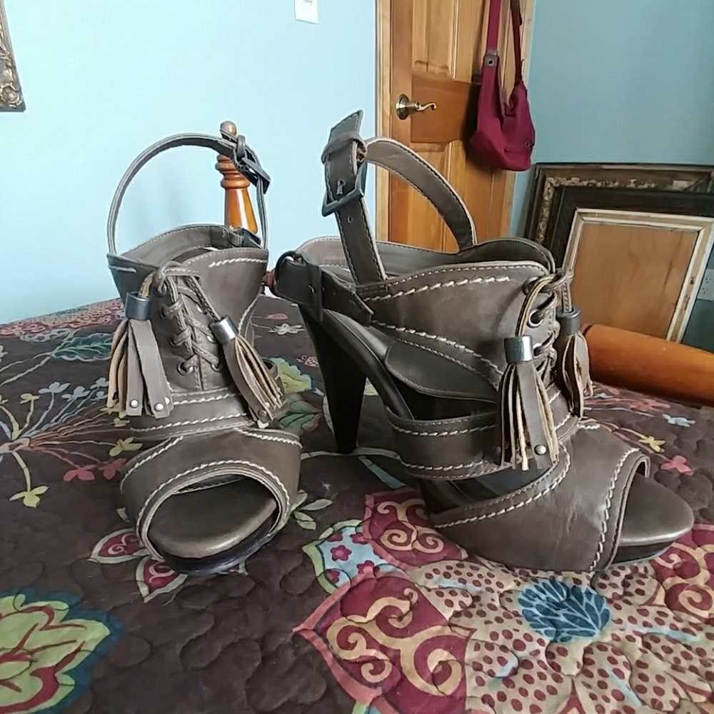 Bke heels